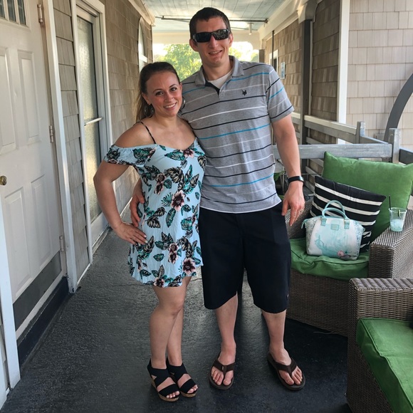 Meet your Posher, Tiffanie - Picture 2 of 4